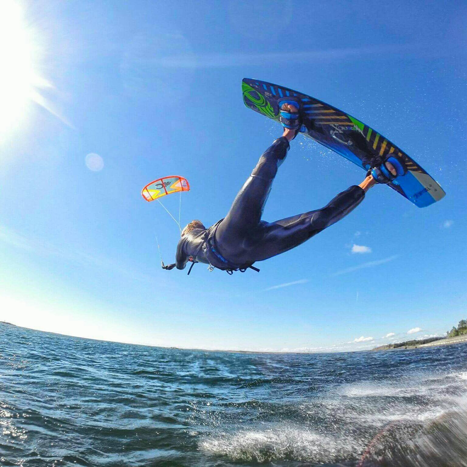 Kitesurfing